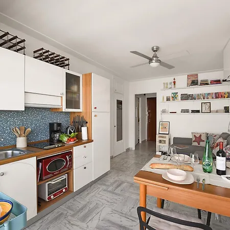 Cap 35 - Happy Рокебрюн — Кап-Мартен