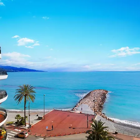 Cap 35 With Sea View Balcony - Happy